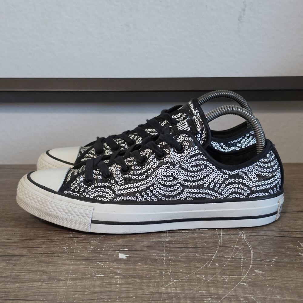Converse Chuck Taylor All-Star Low Top Women’s Shoes Sneakers Size 7.5 Black